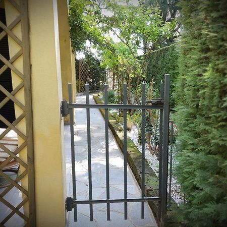 Rose'S Garden - Zona Tranquilla - Vicino Torino Apartment Pino Torinese Ngoại thất bức ảnh